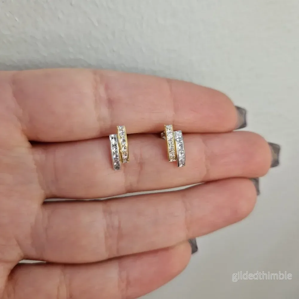 Guldörhängen 2 stav tvåfärgat 18k guld