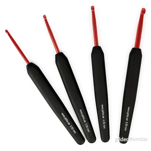 Virknål ergonomisk i serien RÖD Soft Grip 4 mm. Virknål ergonomisk i serien RÖD Soft Grip 4 mm.