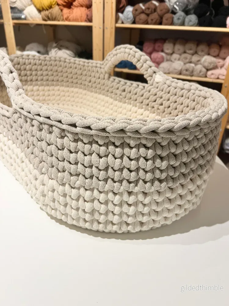 Materialkit - "Iris" virka en Babykorg i Jumbogarnet - Bild 3