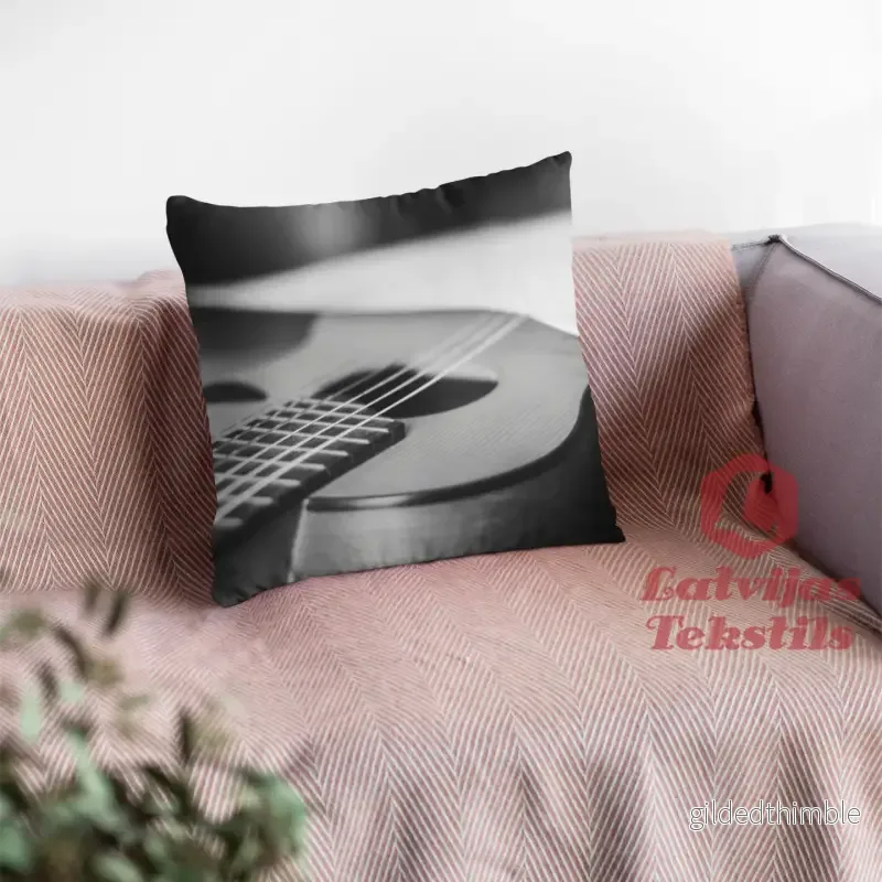 Dekoratīvais spilvens | kolekcija «Melnbalts» | «Ģitāra» - Bild 3