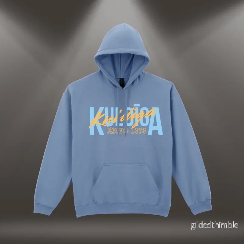 Hūdijs ar apdruku ”Kuldīga. Anno 1378.” | Pelēcīgi zils (Stone blue) Hūdijs ar apdruku ”Kuldīga. Anno 1378.” | Pelēcīgi zils (Stone blue)