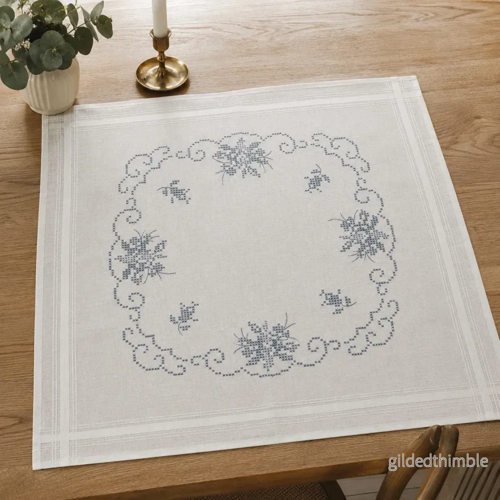 Förtryckt korsstygnsduk skira blommor Förtryckt korsstygnsduk skira blommor