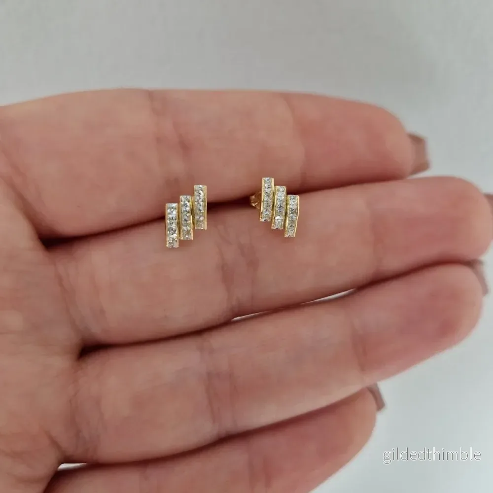 Guldörhängen 3 stavar med stenar 18k guld