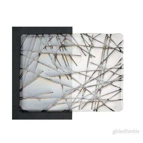 Bullseye 4400-0031 Transp. med svart chopstix, Iri 3mm Bullseye 4400-0031 Transp. med svart chopstix, Iri 3mm