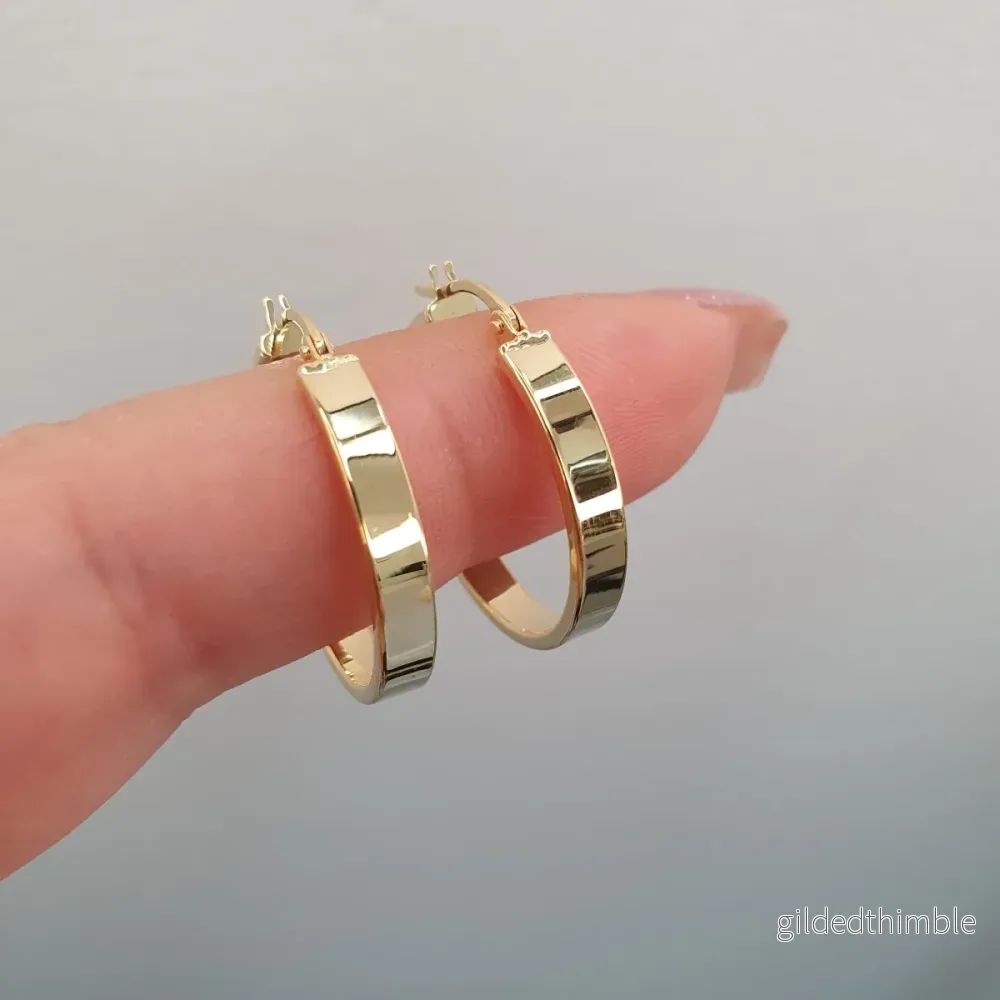 Creoler raka 22mm i diameter 18k guld