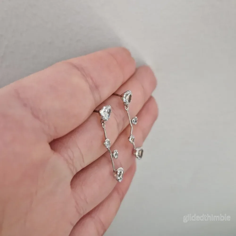 Hängande örhängen 18k vitguld med stenar - Bild 2