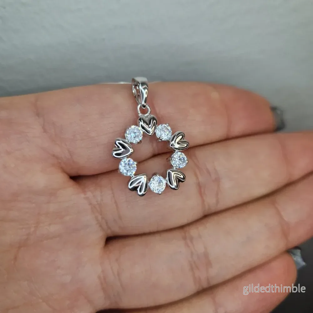 Halsband med hjärtan & stenar Halsband med hjärtan & stenar