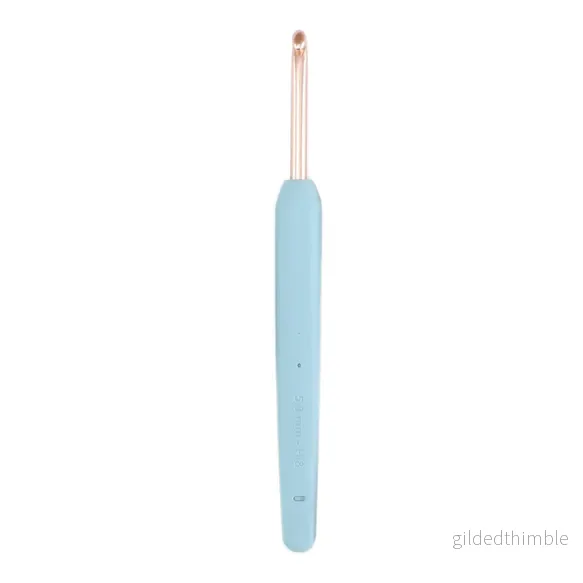 Virknål ergonomisk – KnitPro NYA Vybe med roséguldfinish – 5 mm. Virknål ergonomisk – KnitPro NYA Vybe med roséguldfinish – 5 mm.