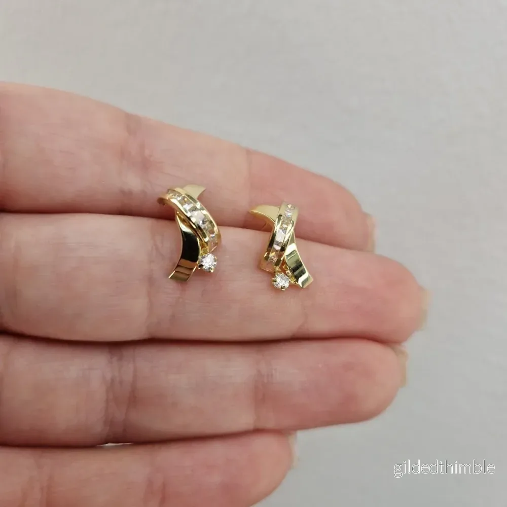 Örhängen bands i 18k guld med sten Örhängen bands i 18k guld med sten