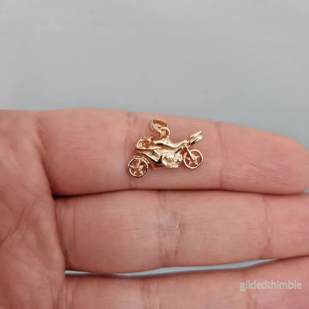 Hängsmycke Motorcykel rosé guld