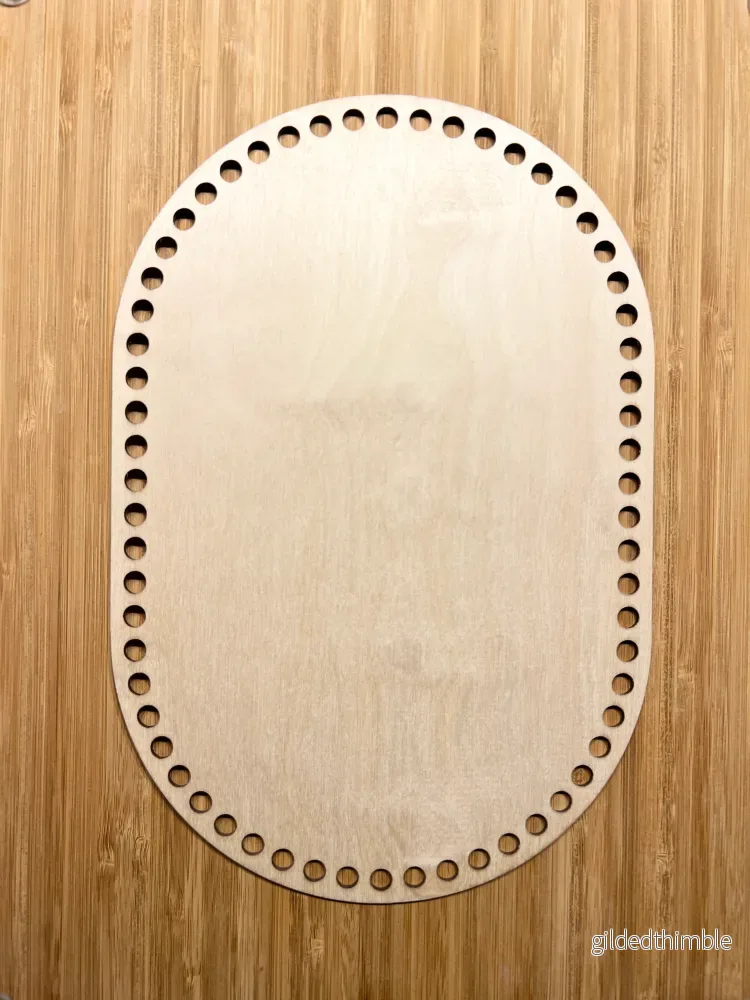 Träbotten rektangel med runda hörn 30×20 cm. Träbotten rektangel med runda hörn 30×20 cm.