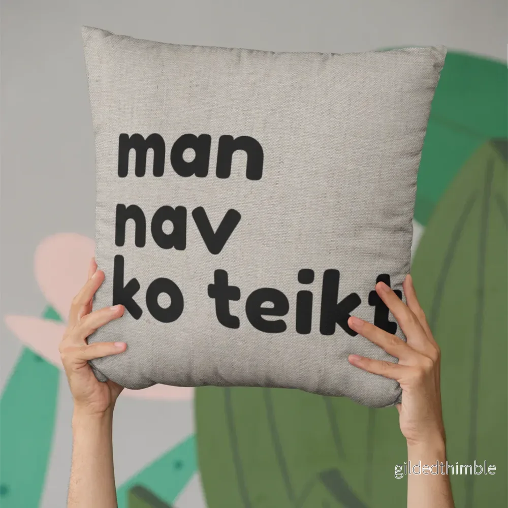Dekoratīvais spilvens | kolekcija «Man Nav Ko Teikt» | «Man nav ko teikt» - Bild 3