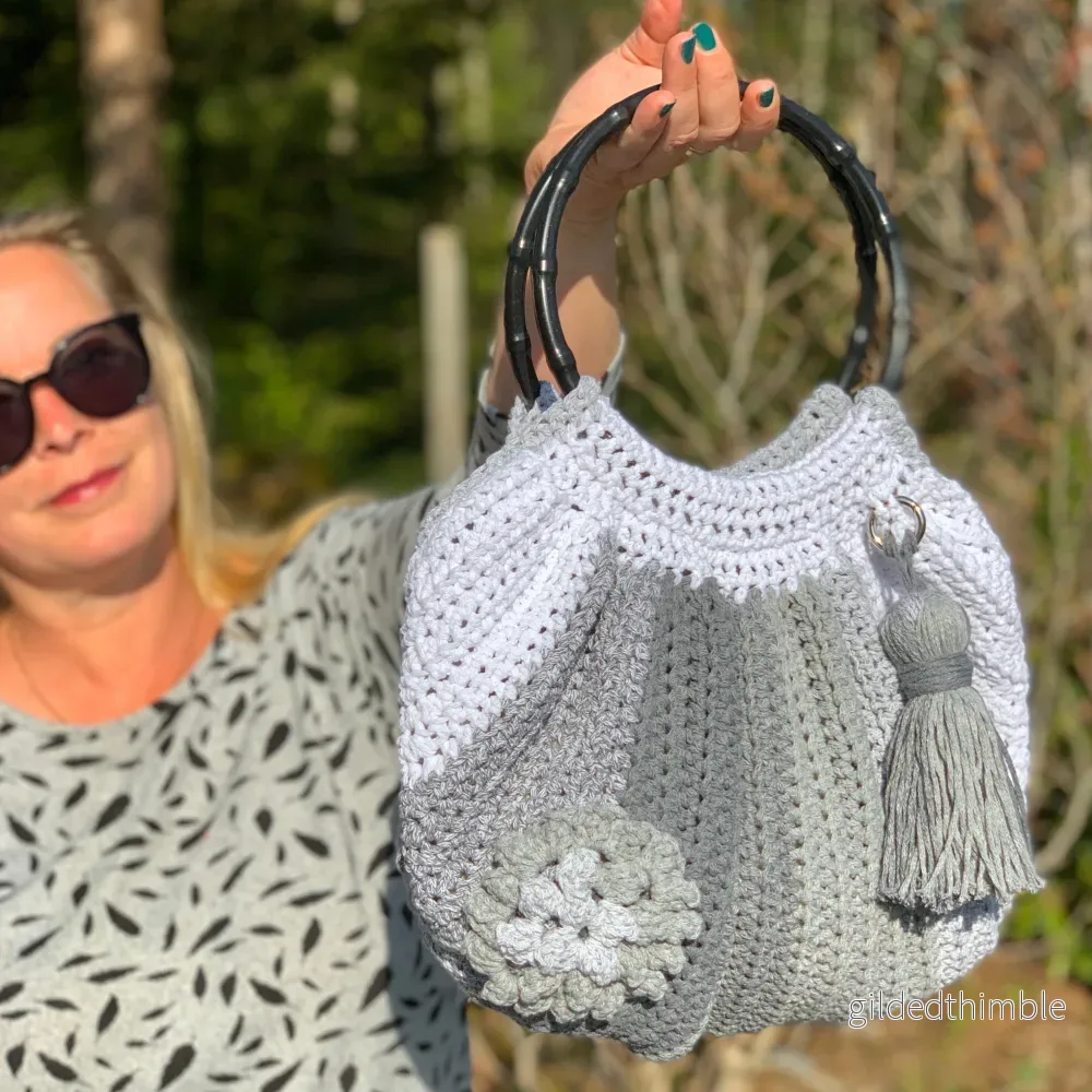 Materialkit – ”Alice” virka handväskan med runda handtag Materialkit – ”Alice” virka handväskan med runda handtag