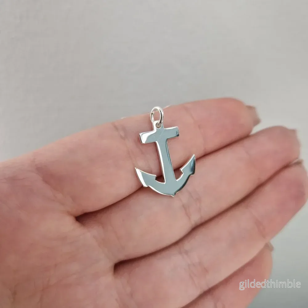 Hängsmycke ankare i silver Hängsmycke ankare i silver