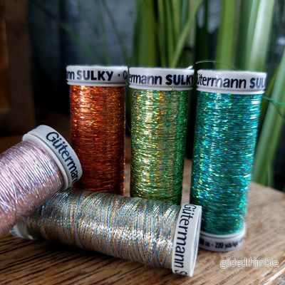 Gütermann Glittertråd 200m – Premium Polyeten för Broderi & Dekoration ✨ Gütermann Glittertråd 200m – Premium Polyeten för Broderi & Dekoration ✨