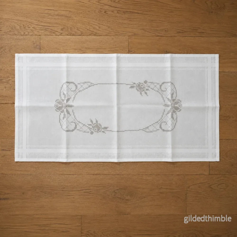 Förtryckt broderilöpare Rosor –  Permin