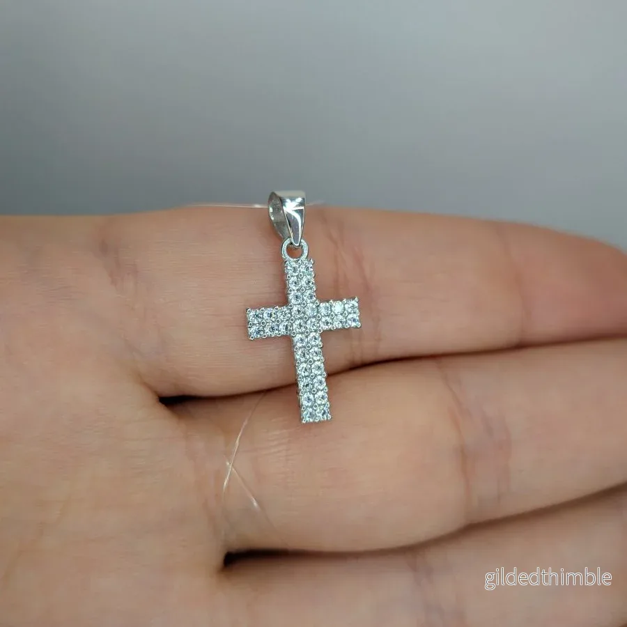 Kors 18k vitguld med stenar Kors 18k vitguld med stenar