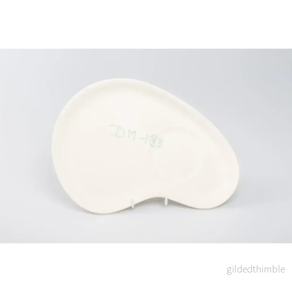Gjutform – Tallrik med plats för kopp, 28,8 × 20 cm Gjutform – Tallrik med plats för kopp, 28,8 × 20 cm