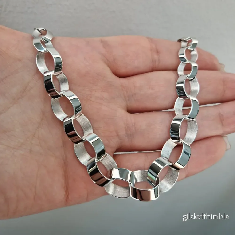 Halsband ovala ringar 18k vitguld