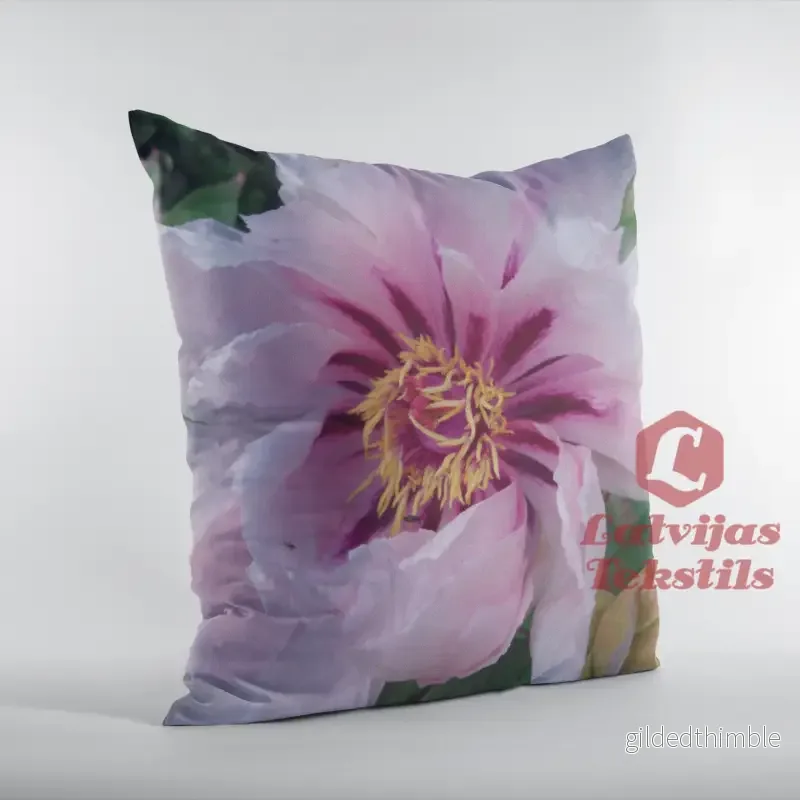 Dekoratīvais spilvens | kolekcija «Peoniju vasara» | «Purpura peonija»