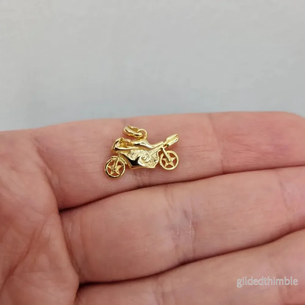 Hängsmycke Motorcykel 18k guld Hängsmycke Motorcykel 18k guld
