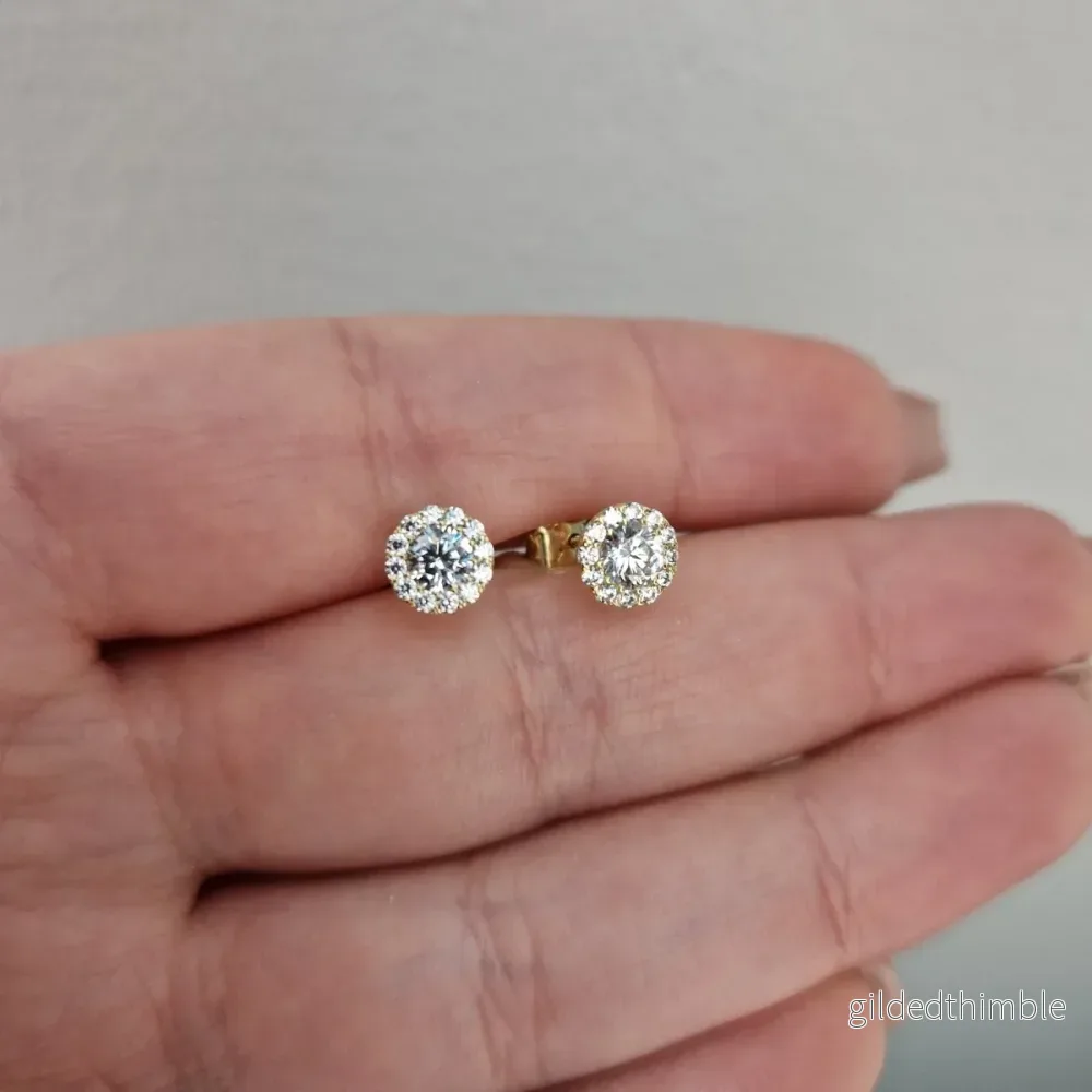 Örhängen rund carmose 18k guld Örhängen rund carmose 18k guld