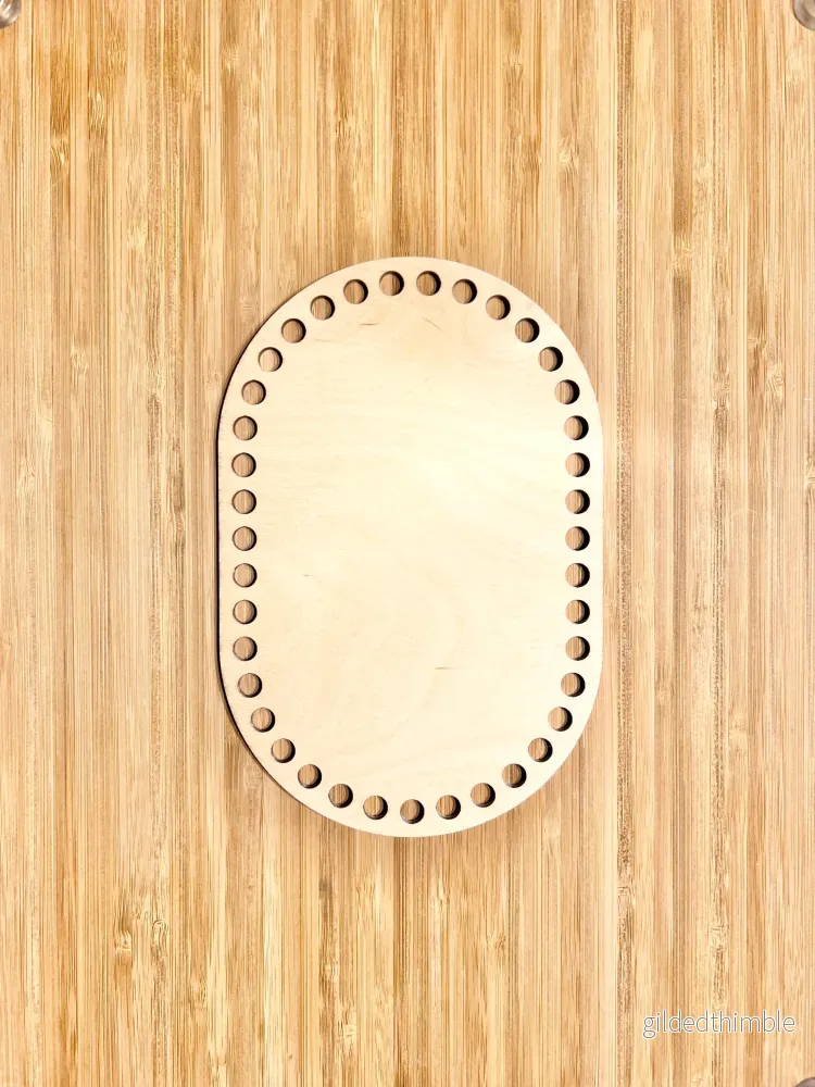 Träbotten rektangel med runda hörn 20×13 cm. Träbotten rektangel med runda hörn 20×13 cm.