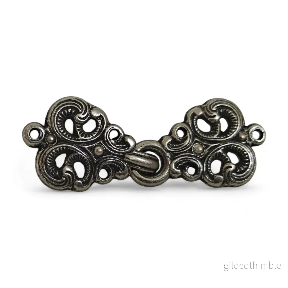 Metallspänne med hyska och hake 60mm – folkdräkt & lusekofta