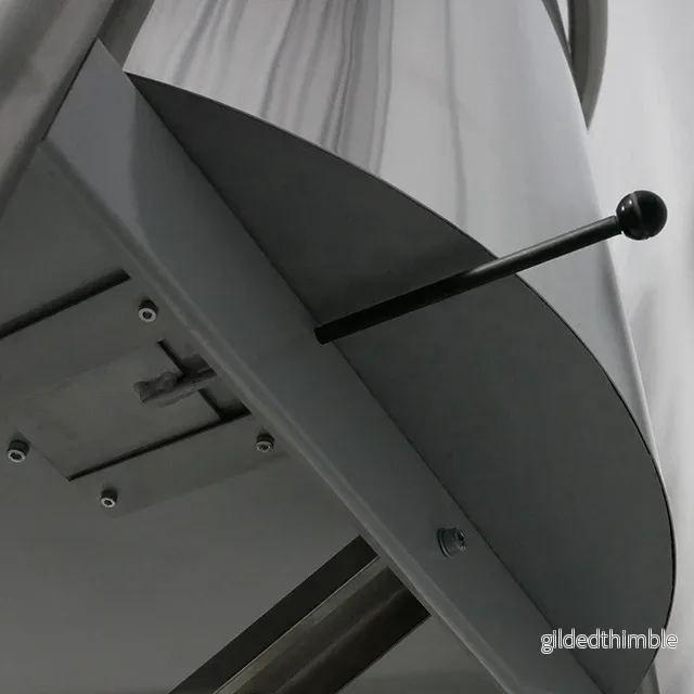 Justerbart bottenspjäll för lufttillförsel i KITTEC-keramikugnar