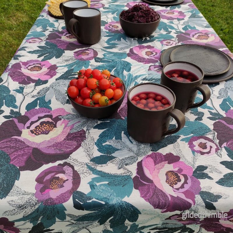 Lina galdauts | Kolekcija «Laiks vasarai» | Violetās pujenes Lina galdauts | Kolekcija «Laiks vasarai» | Violetās pujenes