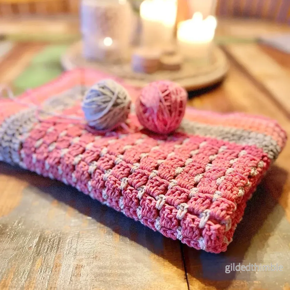 Materialkit – ”Chloe” virka en babyfilt i Blockstitch Materialkit – ”Chloe” virka en babyfilt i Blockstitch
