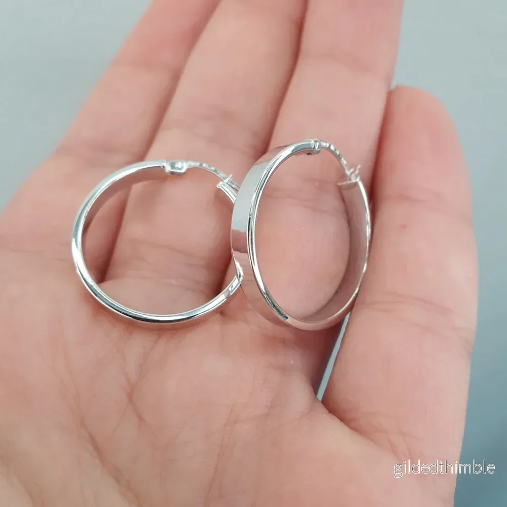Creoler rak design 18k vitguld