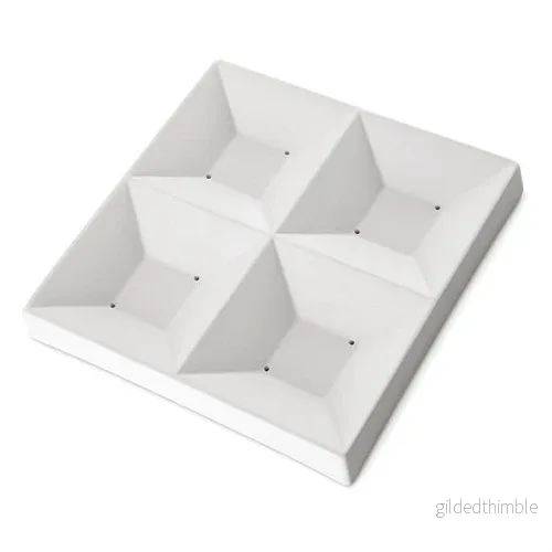 Forma 4 Kinarutor, 17 x 17 cm.