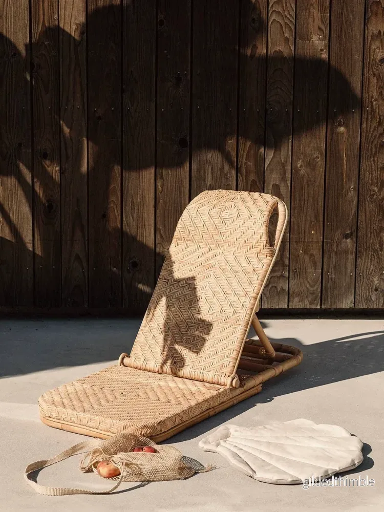 Solstol i rotting 'Folded Sunbed'