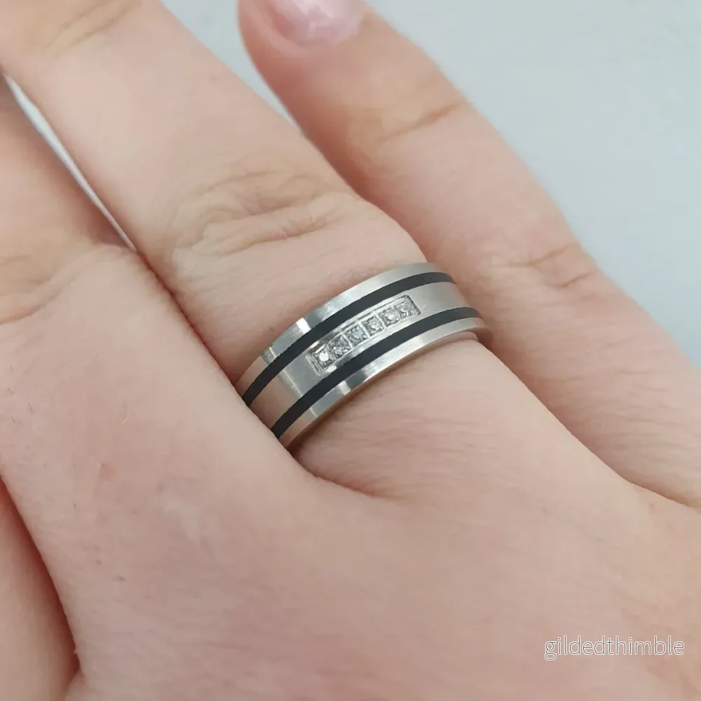 Amor Falun med sten Amor Falun med sten