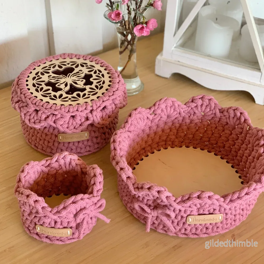 Materialkit - "Perla" Virka tre romantiska korgar - Bild 2