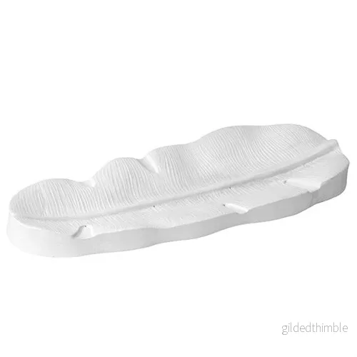 Form Bananblad, 60 x 22,5 cm. Form Bananblad, 60 x 22,5 cm.