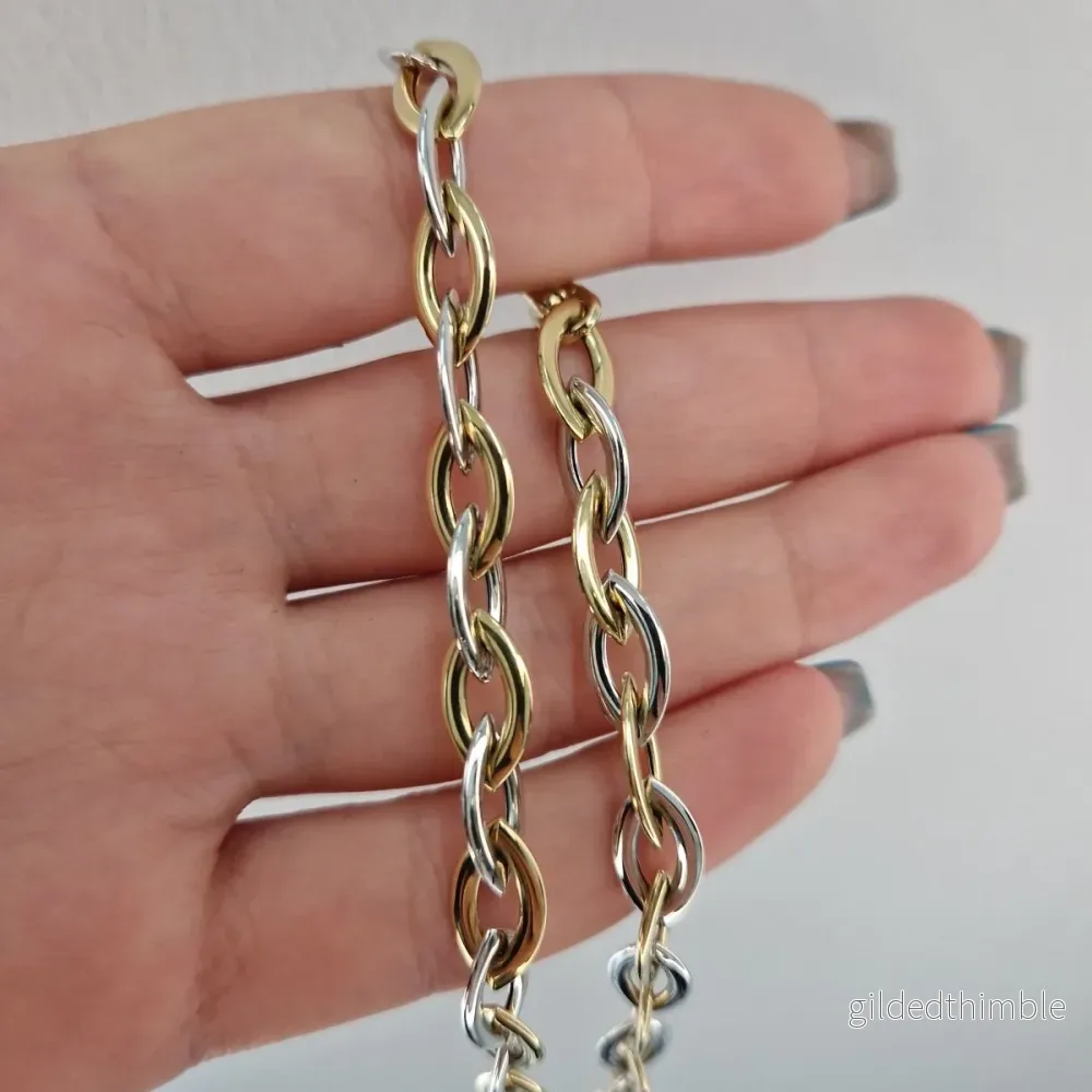 Collier 18k 2 färgat guld platt navette