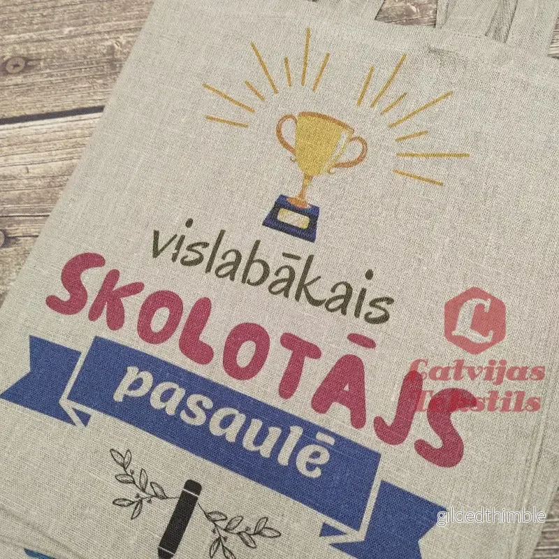 Pelēka lina auduma maisiņš «Vislabākais skolotājs pasaulē» | kolekcija «Māci.Mīli.Iedvesmo.» - Bild 2