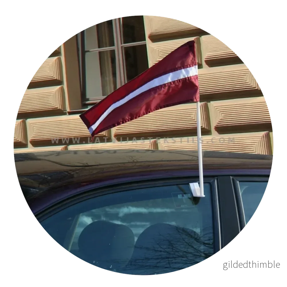 Sarkanbaltsarkanais karogs automašīnai Sarkanbaltsarkanais karogs automašīnai