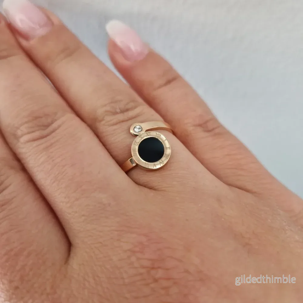 Riviera ring twisted black