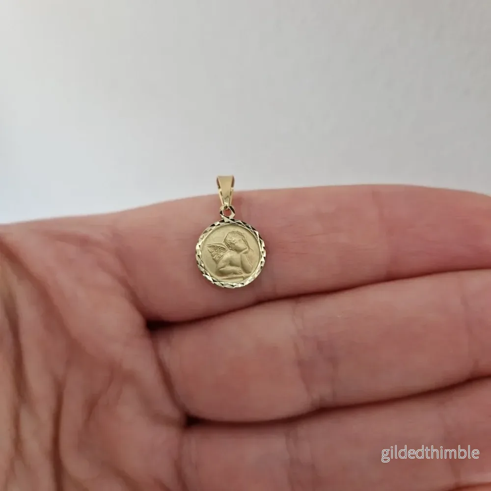 Hängsmycke Ängel rund platta 18k guld