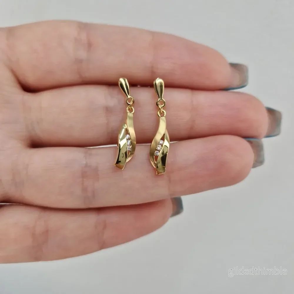 Hängande diamant örhängen 18k guld
