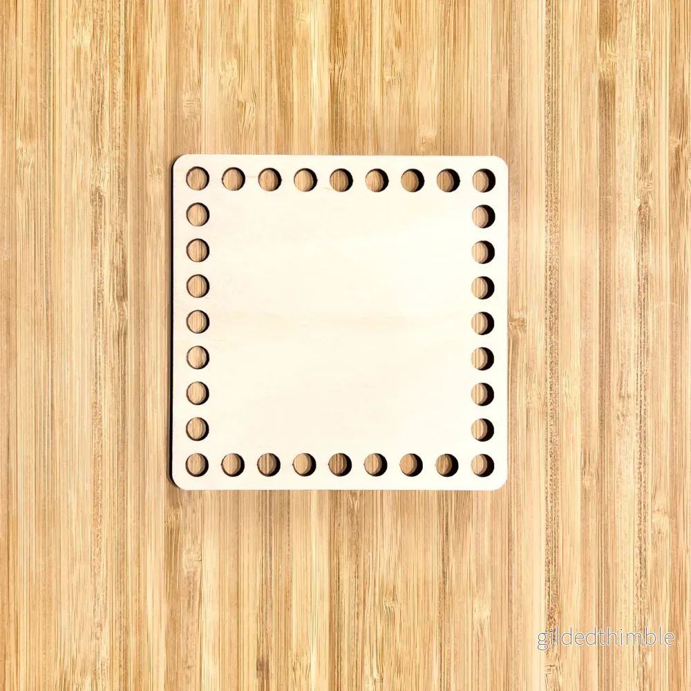 Träbotten kvadrat 12×12 cm.