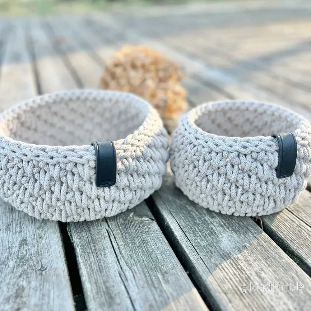 Materialkit – ”Ella” Virka två runda korgar med snyggt mönster
