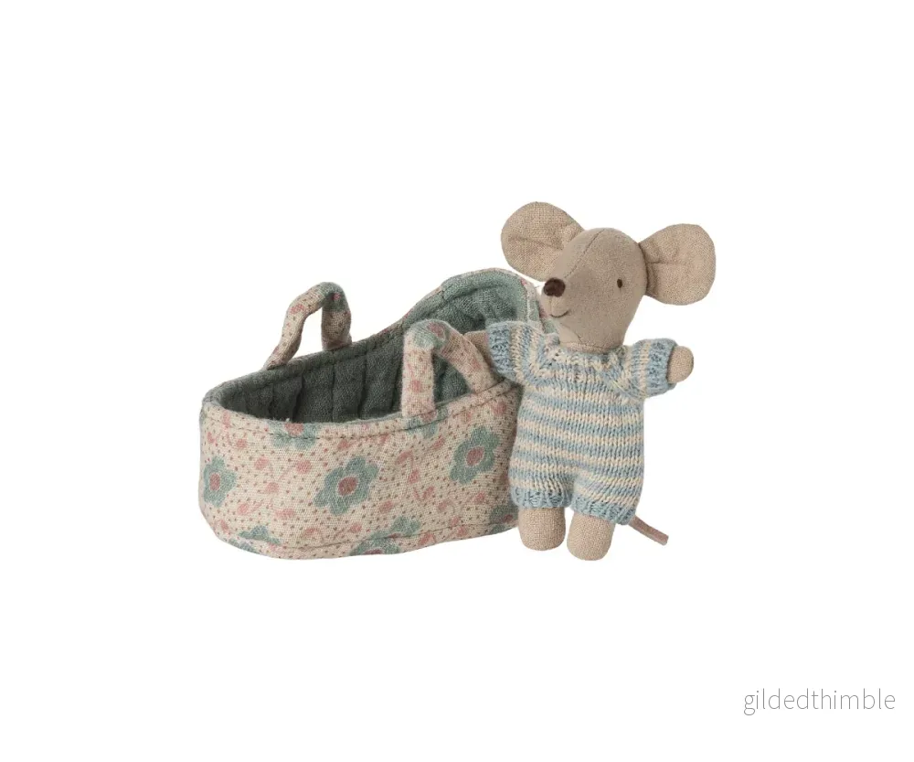 Maileg – Baby Mus i Bärlift Blå Maileg – Baby Mus i Bärlift Blå