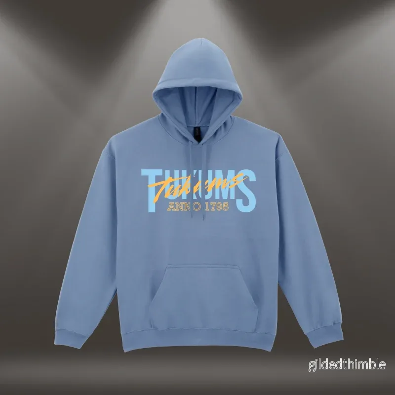 Hūdijs ar apdruku ”Tukums. Anno 1795.” | Pelēcīgi zils (Stone blue) Hūdijs ar apdruku ”Tukums. Anno 1795.” | Pelēcīgi zils (Stone blue)