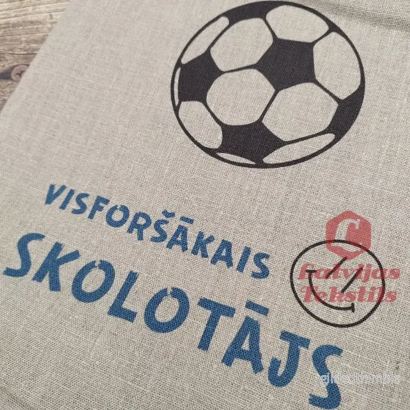 Pelēka lina auduma maisiņš «Visforšākais skolotājs - Sports» | kolekcija «Māci.Mīli.Iedvesmo.» - Bild 3