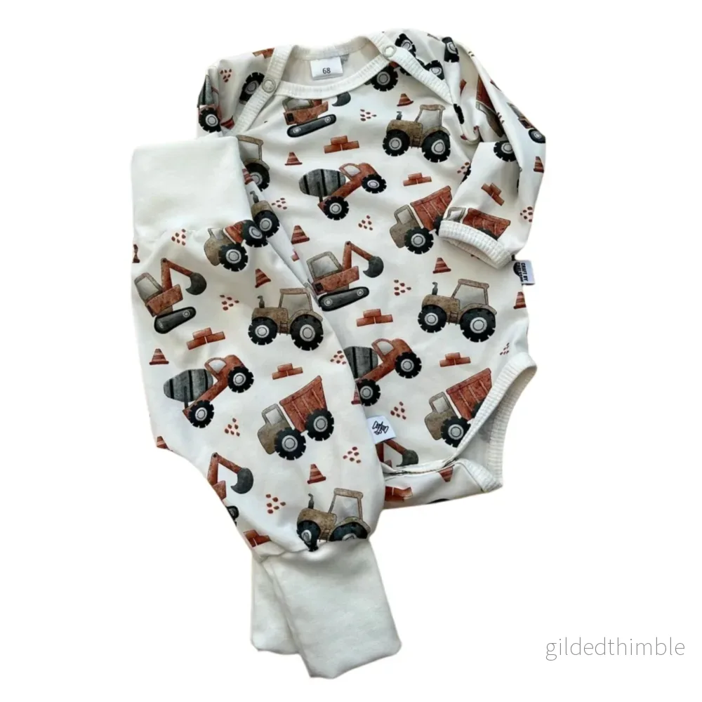 Body baby med maskiner, stl 56-86, nyfödd-1,5 år | Ekologisk bomull - Bild 2
